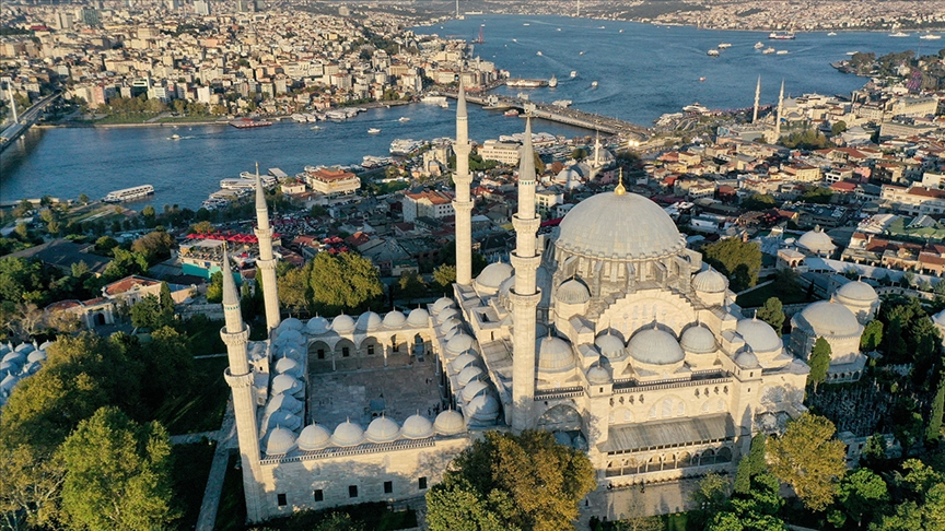 Osmanlı'nın ihtişam abidesi "Süleymaniye Külliyesi" yüzyıllardır ayakta