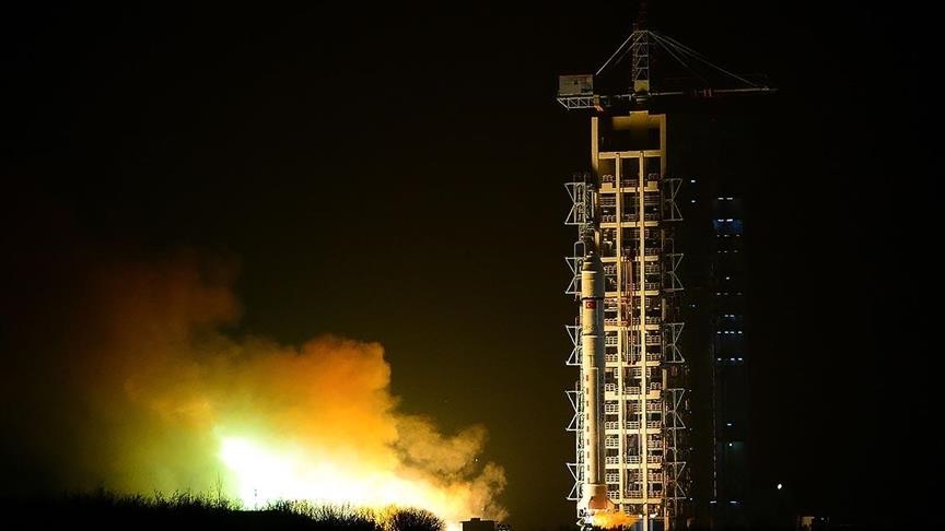 China launches new satellite group