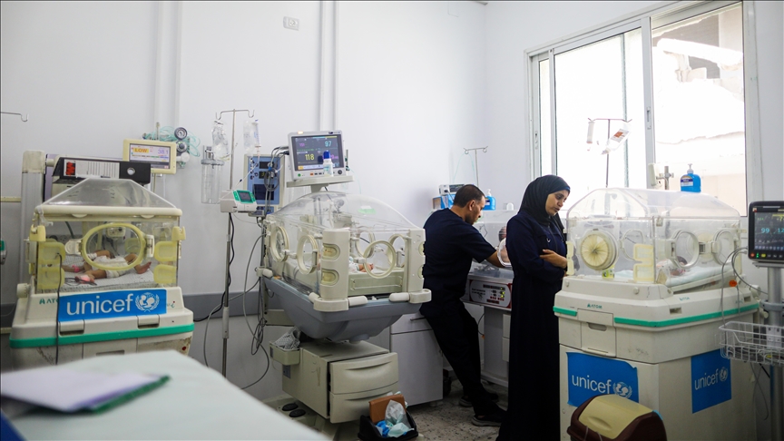 Newborn babies at risk of death at Gaza hospital amid Israeli onslaught