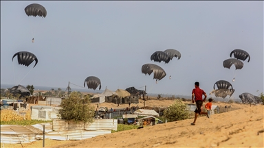 Khan Younis city in Gaza receives 1st airdrop of humanitarian aid since mid-July