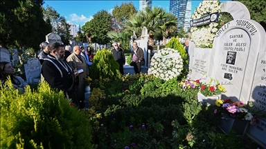 Duayen foto muhabiri Ara Güler mezarı başında anıldı