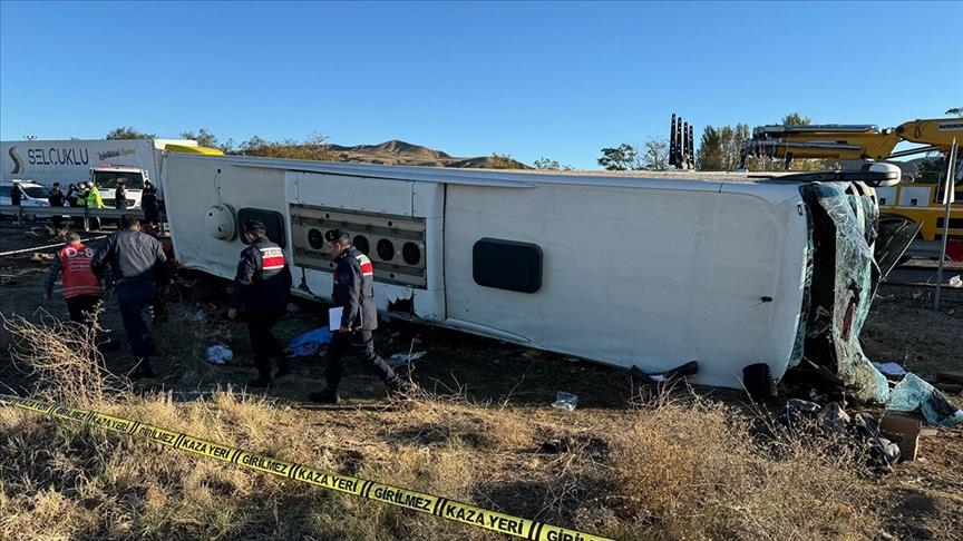 Turkiye: U prevrtanju turističkog autobusa u Aksarayju poginulo šest osoba