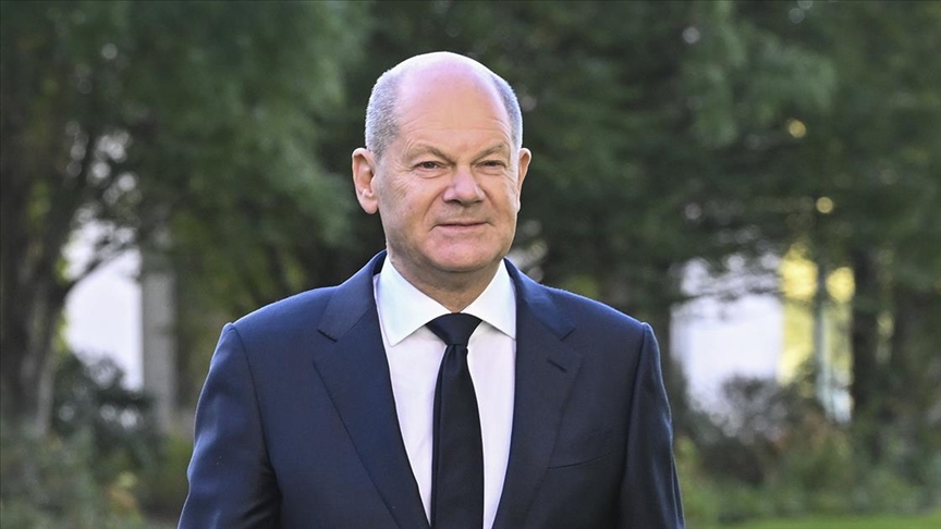 Scholz'un Türkiye Ziyareti: Kravatsız Başlayan Ziyaretin Gündemi Yoğun