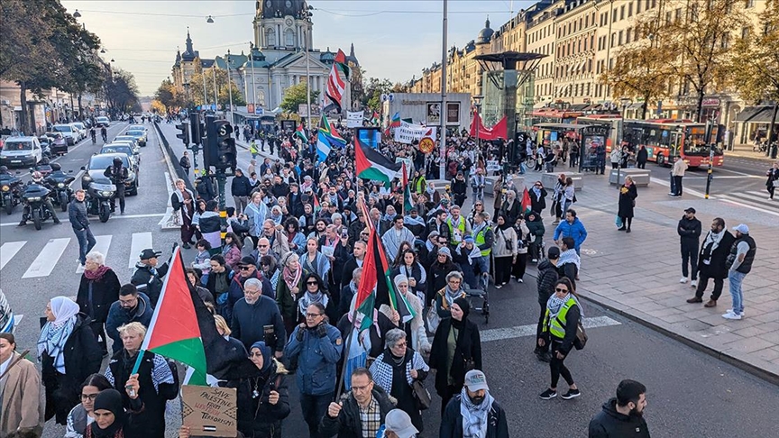 İsrail'in Gazze ve Lübnan'a saldırıları Stockholm'de  protesto edildi