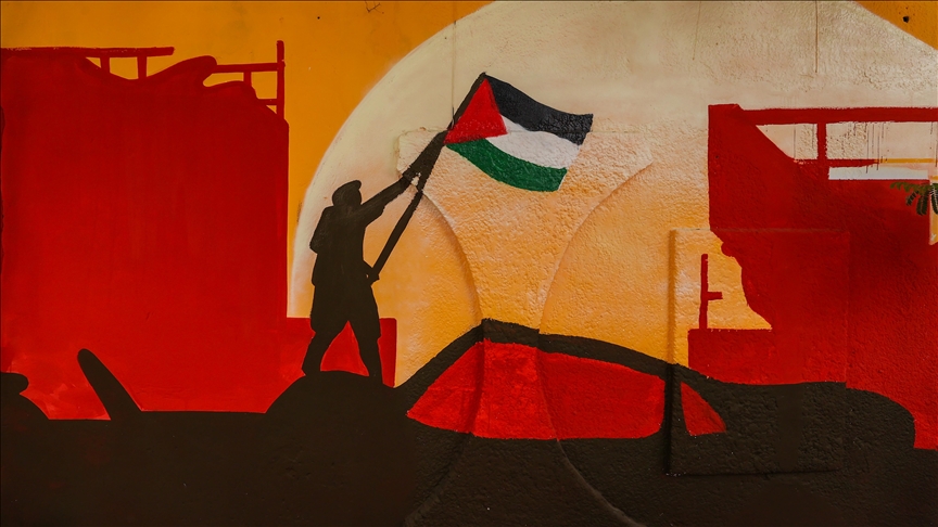 Senegalese artists show support for Palestine with graffiti