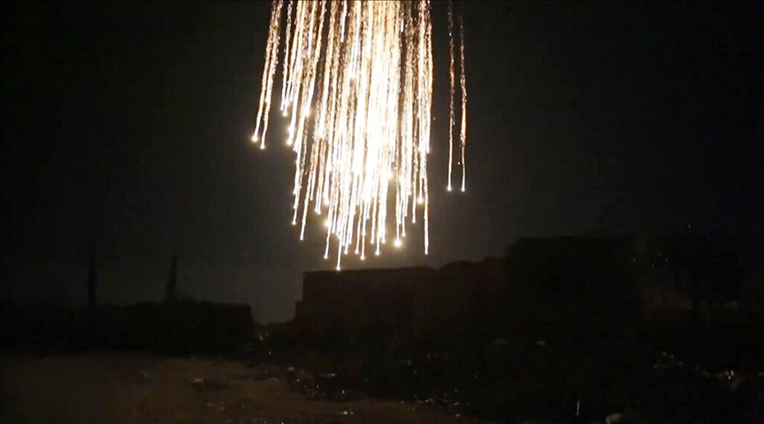 Israel shells Lebanese town with banned phosphorous munitions: Media report Israel shells Lebanese town with banned phosphorous munitions: Media report