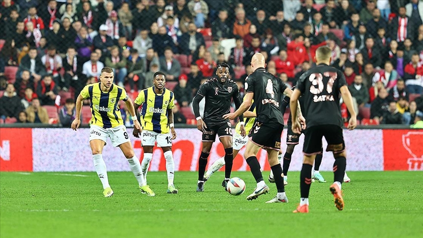 Fenerbahce held to 2-2 in Turkish league road draw after conceding late goal