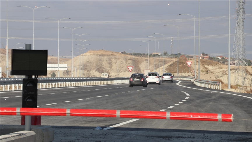 Aydın-Denizli Otoyolu'nu 3 günde yaklaşık 22 bin araç kullandı