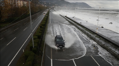 Akdeniz'in batısı ve Karadeniz'in doğusu için fırtına uyarısı