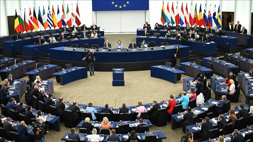 El Parlamento Europeo aprueba un préstamo extraordinario de hasta EUR 35.000 millones para Ucrania