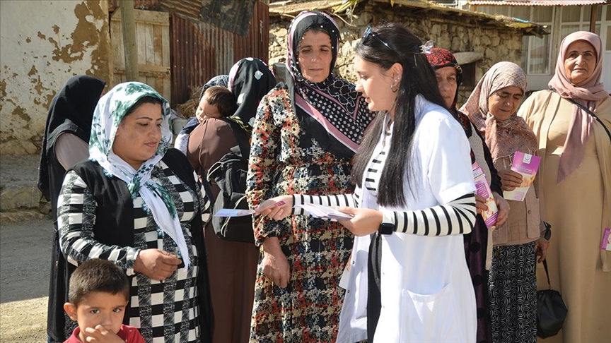 Hakkari'de sağlık ekipleri, erken teşhisle hayat kurtarmak için köy köy dolaşıyor 