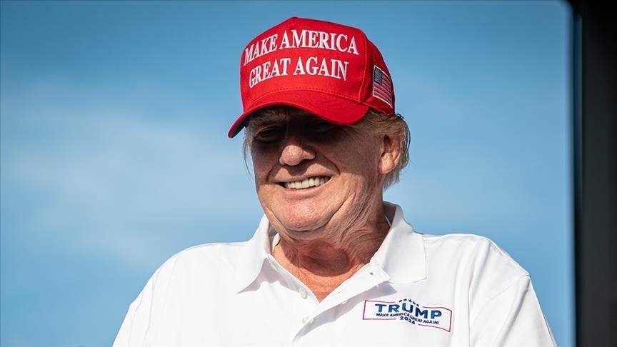 Walz slams Trump over McDonald's appearance