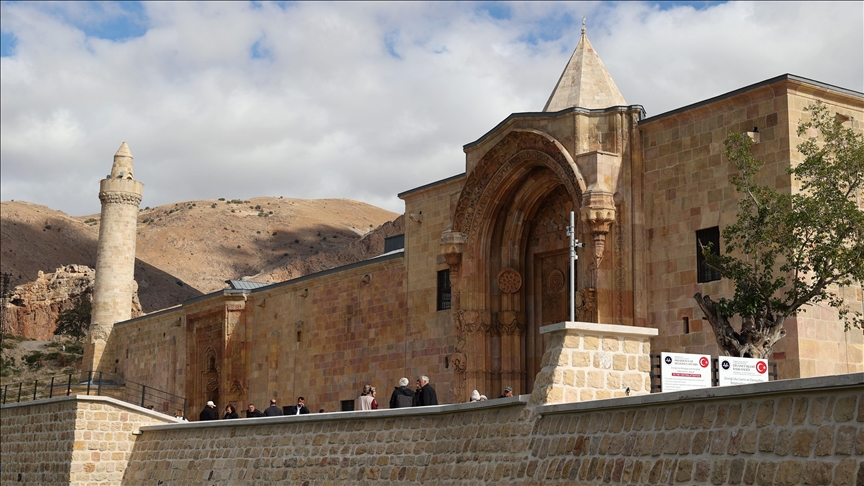 Divriği Ulu Camii ve Darüşşifası, restorasyonun ardından yaklaşık 40 bin kişiyi ağırladı