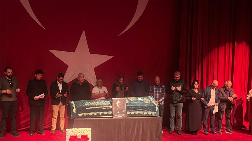 Oyuncu Suphi Tekniker için Harbiye'de tören düzenlendi
