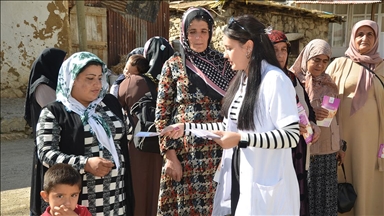 Hakkari'de sağlık ekipleri, erken teşhisle hayat kurtarmak için köy köy dolaşıyor 