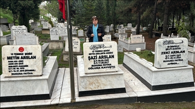 15 Temmuz şehidinin ablaları "FETÖ elebaşı hesap vermeden öldüğü" için üzgün