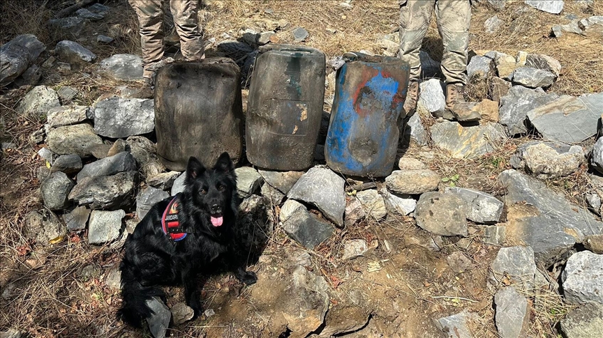 Bitlis'te patlayıcı yapımında kullanılan yaklaşık 300 litre sıvı madde ele geçirildi