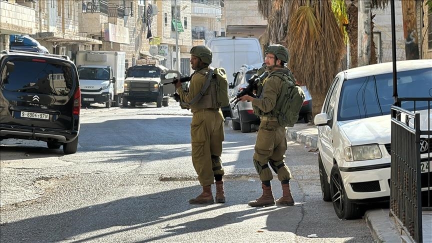 Israel arrests 18 more Palestinians in West Bank raids