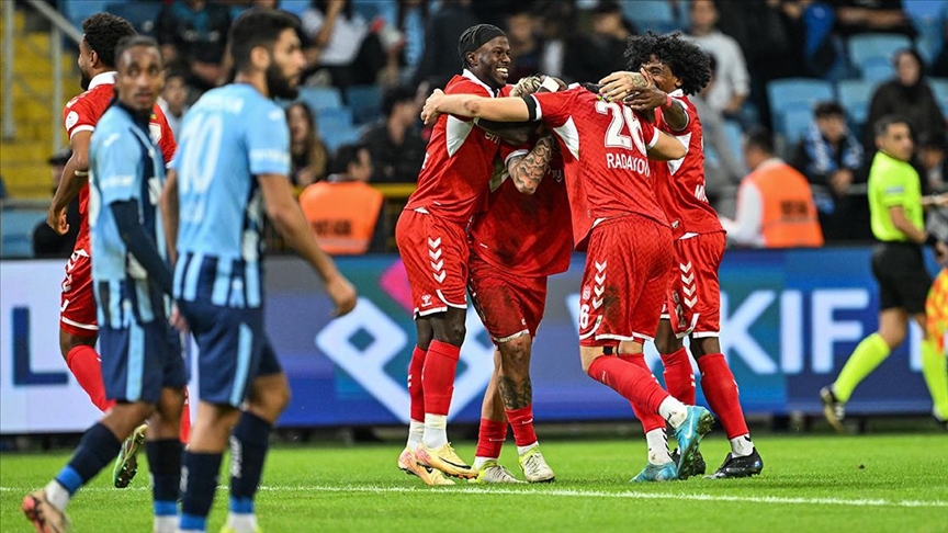 Sivasspor, deplasmanda Adana Demirspor'u 4-2 yendi