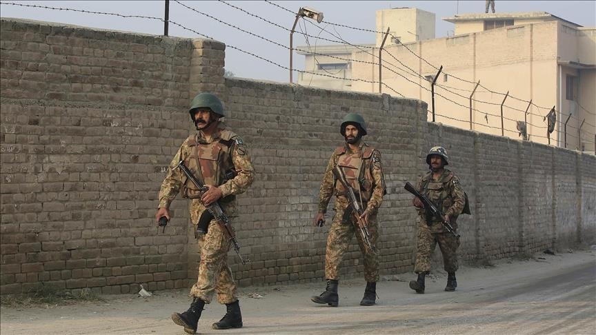 11 security personnel, 19 militants killed in Pakistan 11 security personnel, 19 militants killed in Pakistan