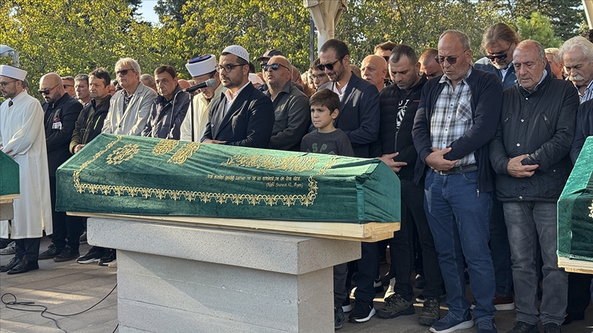 Bestekar, şair ve yazar Fırat Kızıltuğ son yolculuğuna uğurlandı