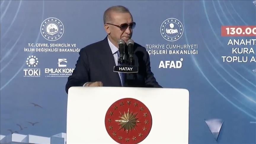 Serokomar Erdogan: "Ew ê li herêma erdhejê tu xwedanmaf bê xanî nemîne"