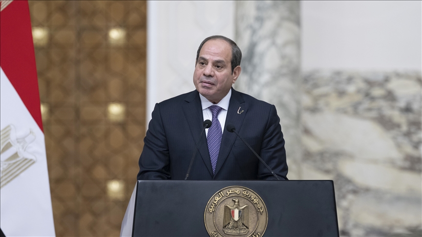 Egyptian president meets Algerian counterpart at start of Arab tour