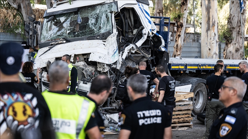 Izrael: Desetine povrijeđenih nakon što je kamion udario u autobusku stanicu