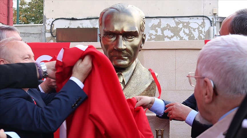 Fransa'da Atatürk büstünün açılış töreni yapıldı