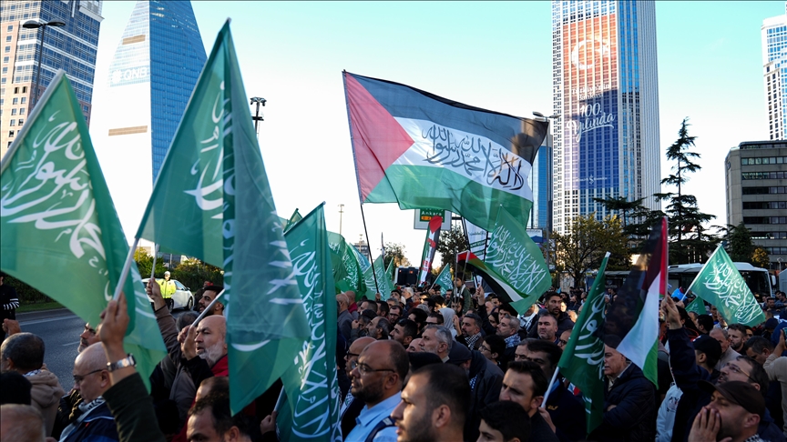 مظاهرة مناصرة لفلسطين أمام القنصلية الإسرائيلية بإسطنبول