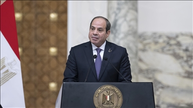 Egyptian president meets Algerian counterpart at start of Arab tour