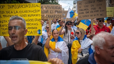 Thousands hold anti-migrant protest in Spain's Canary Islands