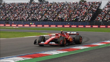 Carlos Sainz wins Formula 1 Mexico City Grand Prix