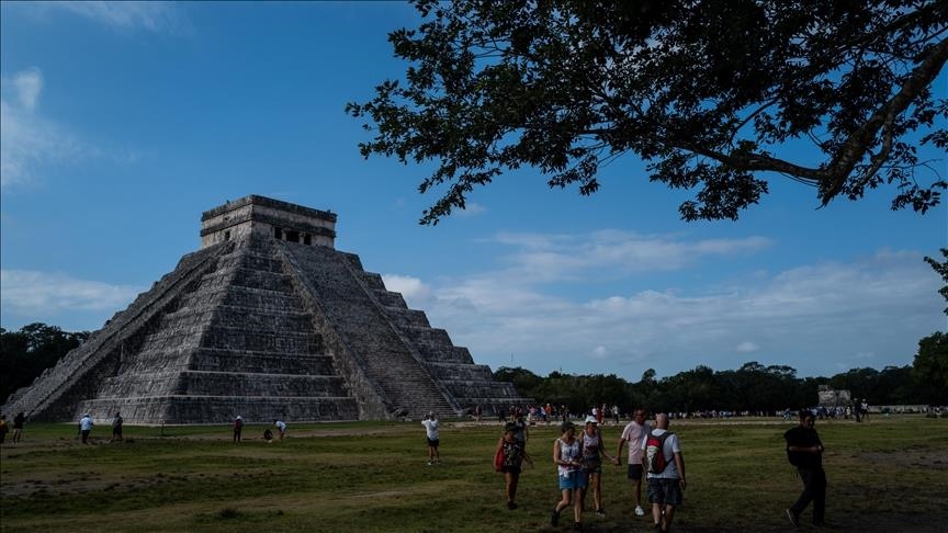 Découverte d'une ancienne cité maya dans la forêt tropicale mexicaine