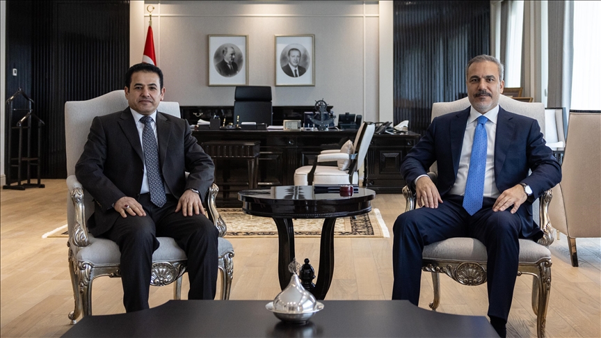 Türkiye's foreign minister receives Iraqi national security adviser