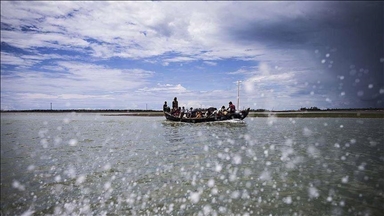 6 die at sea as boat carrying fleeing Rohingya reaches Indonesia