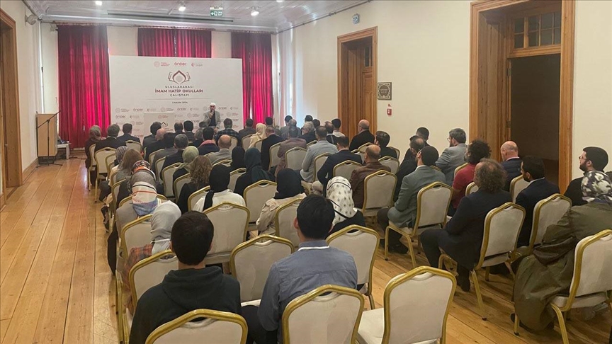 İstanbul'da "Uluslararası İmam Hatip Okulları Çalıştayı" düzenlendi
