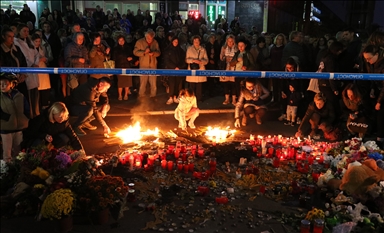 Novi Sad: Komemorativni skup žrtvama tragedije ispred Železničke stanice 