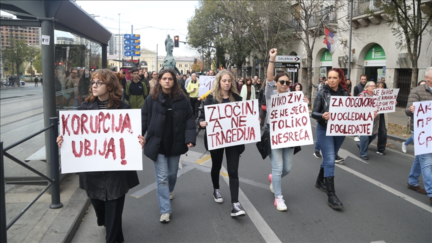 Beograd: Demonstranti zatražili ostavke zbog tragedije u Novom Sadu