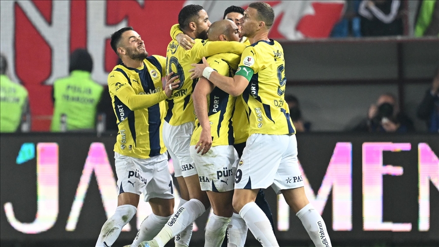 Super liga: Fenerbahce u ludoj završnici pobijedio Trabzonspor, Džeko ponovo strijelac