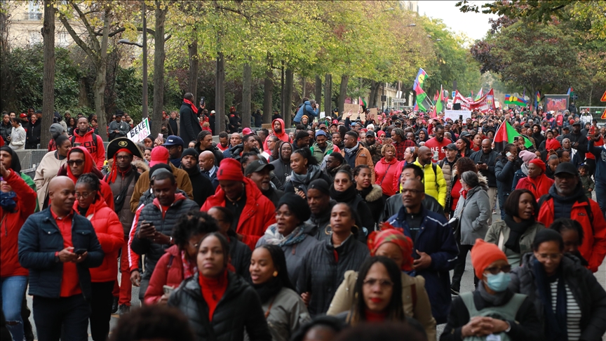 France : Des milliers de personnes manifestent à Paris contre la vie chère dans les Outre-mer