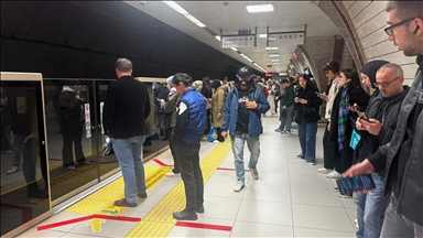 Üsküdar-Samandıra Metro Hattı'nda arıza nedeniyle yoğunluk yaşandı