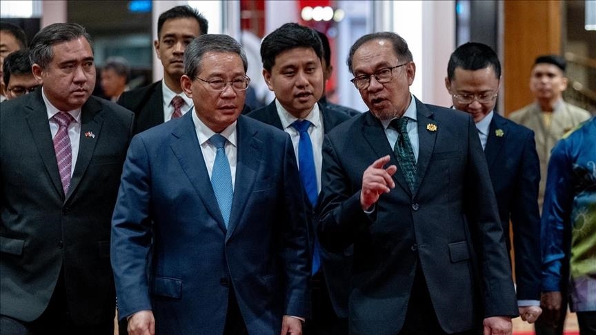 中国和马来西亚总理誓言加强双边关系 中国和马来西亚总理誓言加强双边关系