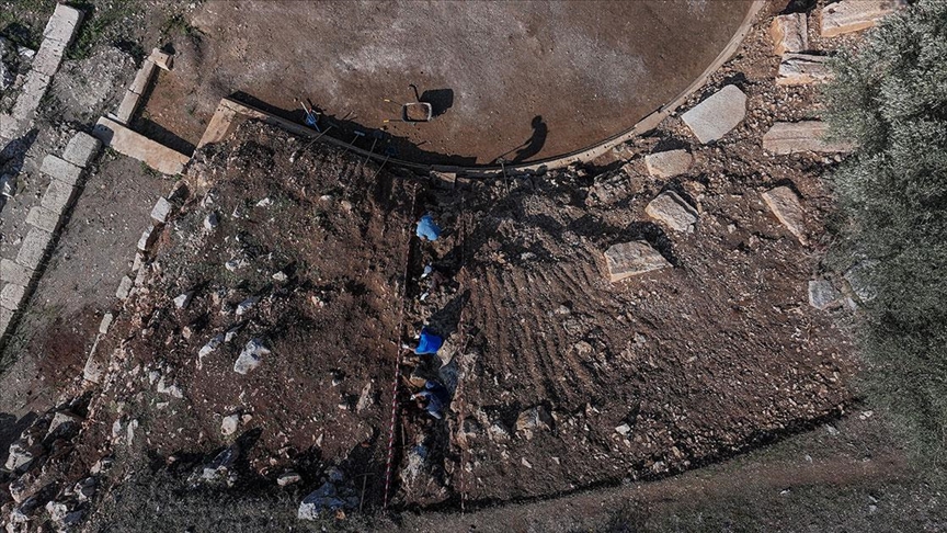 Gölyazı'daki antik tiyatroda "kişiye özel" seyirci basamağı bulundu