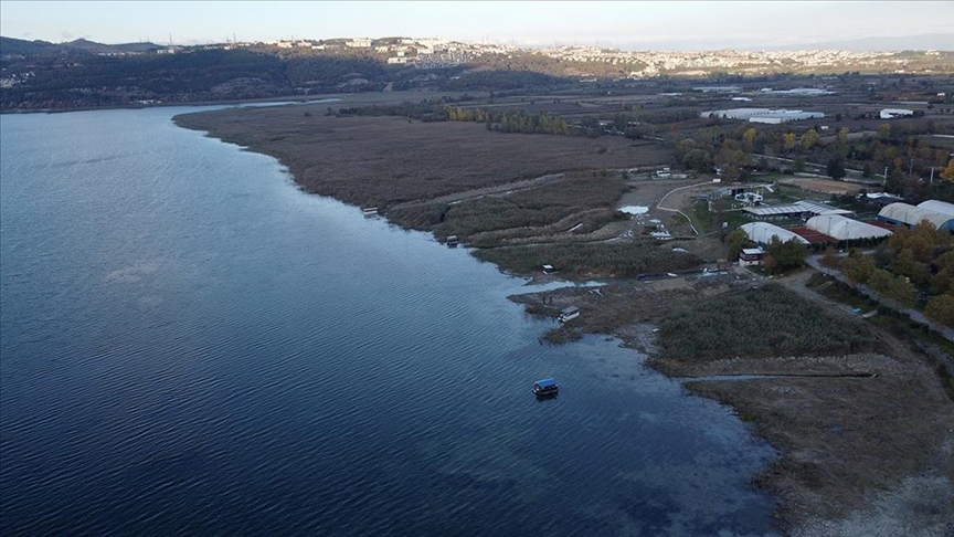 Sapanca Gölü'nde su miktarı son 5 yılın en düşük seviyesine geriledi