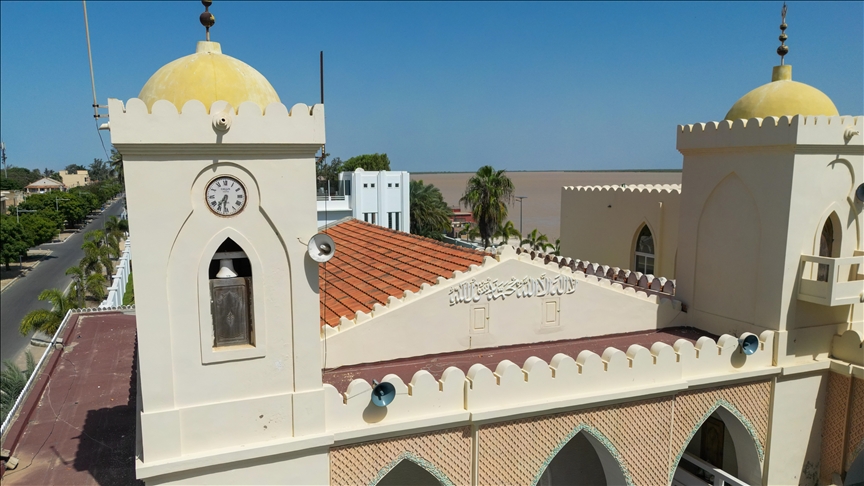 SAINT-LOUIS - La Grande Mosquée, son minaret et sa cloche