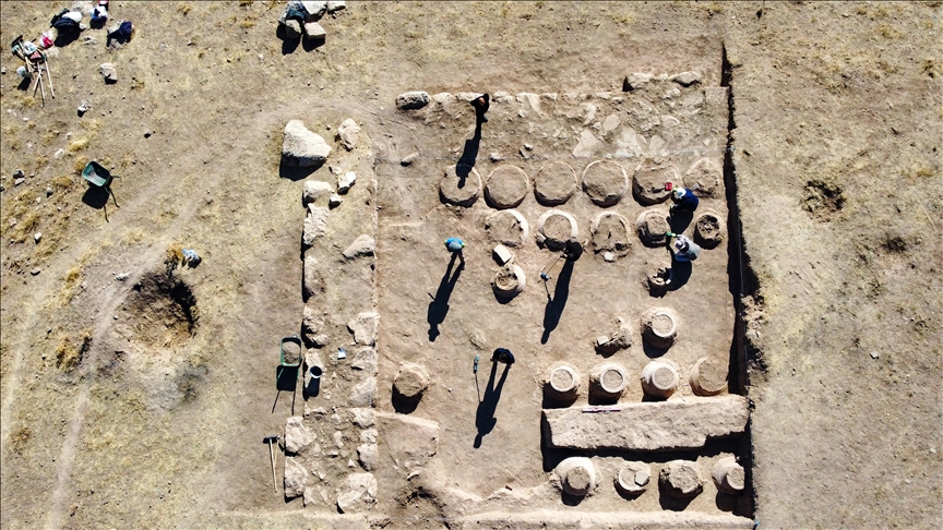 Historic Urartian discovery in Türkiye: 42 ancient storage jars unearthed in Van castle ruins