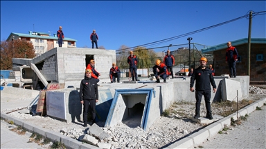 Van ve Kahramanmaraş depremlerinde hayat kurtaran AFAD görevlileri, acı dolu günleri unutamıyor