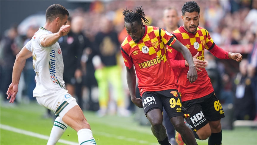 Göztepe, Konyaspor'u yenerek iç sahadaki yenilmezliğini sürdürdü