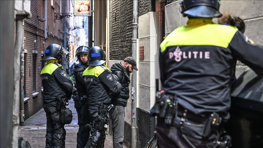Amsterdam : La police néerlandaise interpelle des manifestants pro-palestiniens